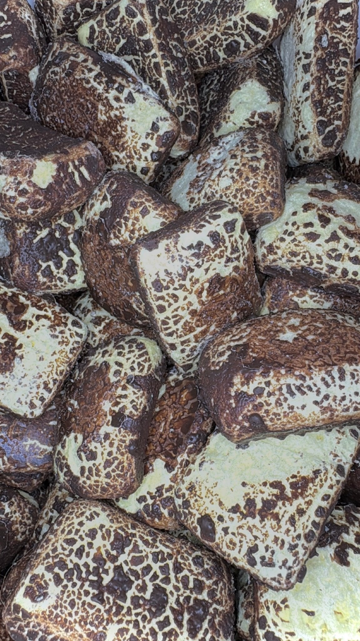 Freeze Dried Puffi Choc Pineapple Lumps - Puffi