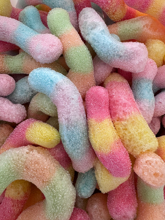 Freeze Dried Sour Worm Puffs: Sour Worms